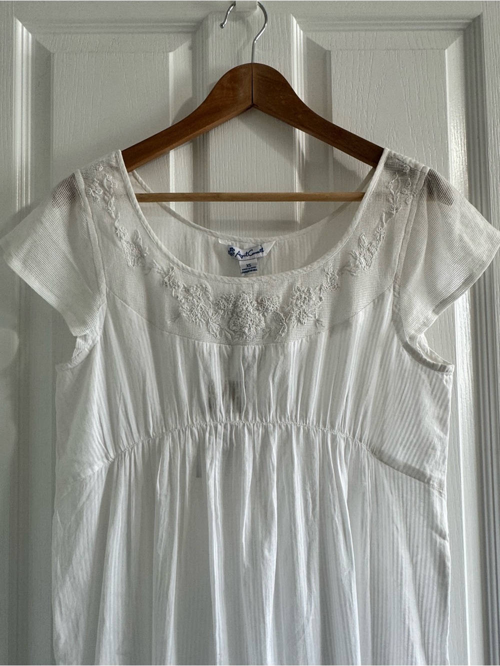 April Cornell Women’s White Cotton Victorian Embroidered Dress Nightgown Size XS